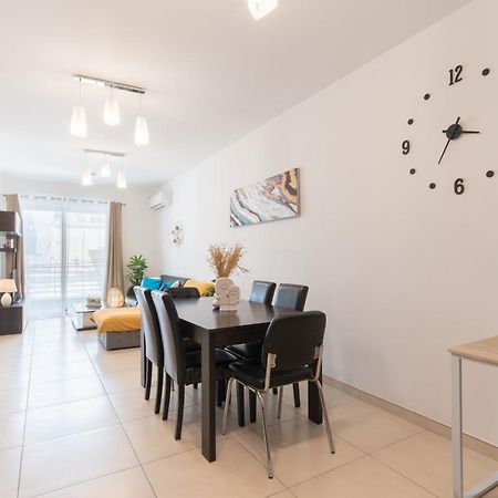 2 Bedroom In Central St Julians Prime Location In Paceville Apt 3 By Vaganza San Giuliano Esterno foto