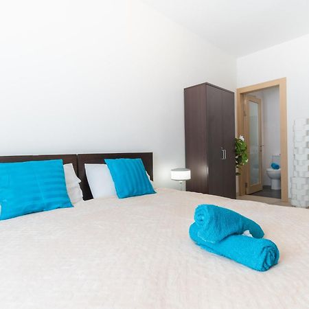 2 Bedroom In Central St Julians Prime Location In Paceville Apt 3 By Vaganza San Giuliano Esterno foto