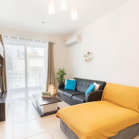 2 Bedroom In Central St Julians Prime Location In Paceville Apt 3 By Vaganza San Giuliano Esterno foto