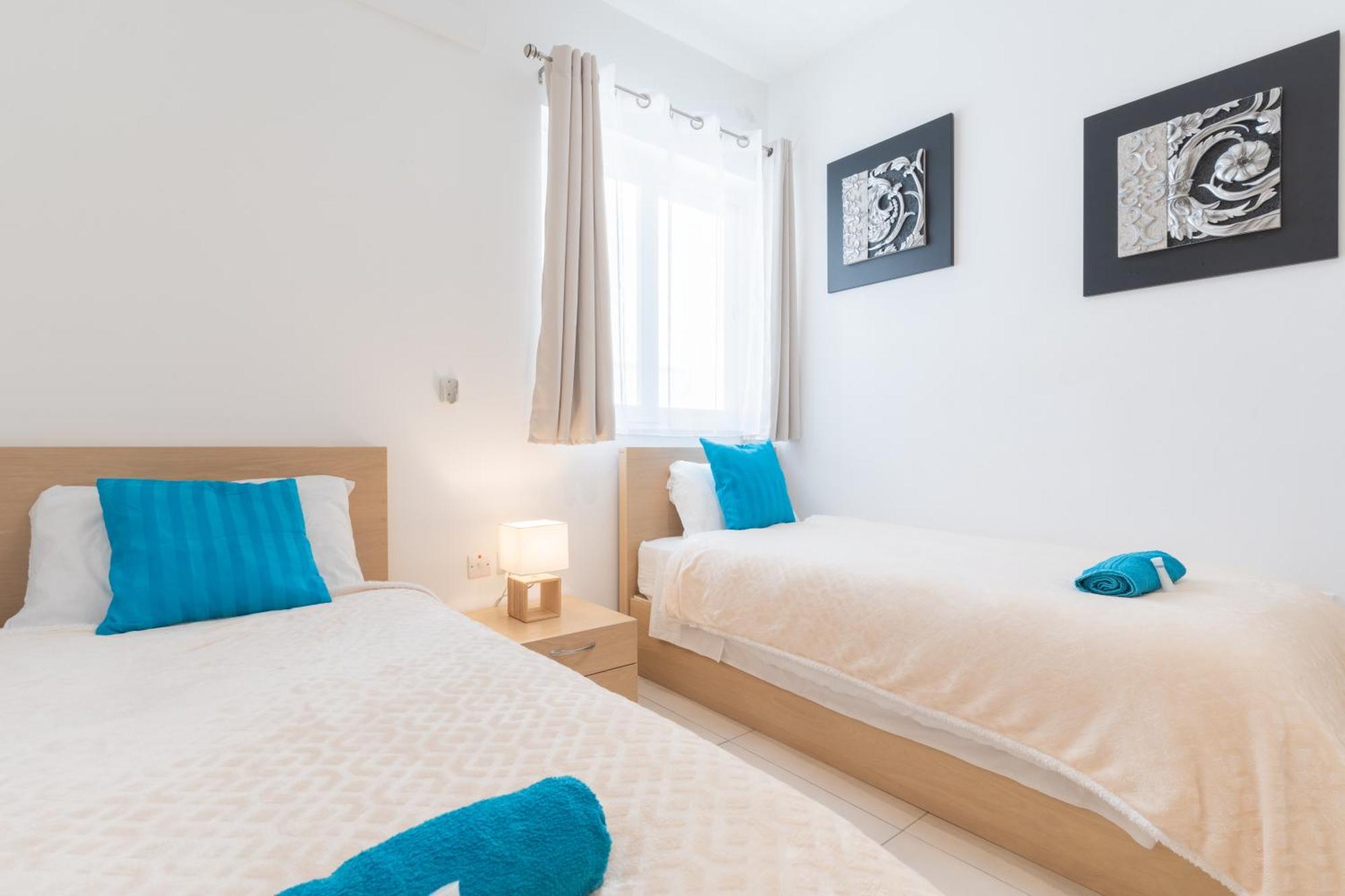 2 Bedroom In Central St Julians Prime Location In Paceville Apt 3 By Vaganza San Giuliano Esterno foto