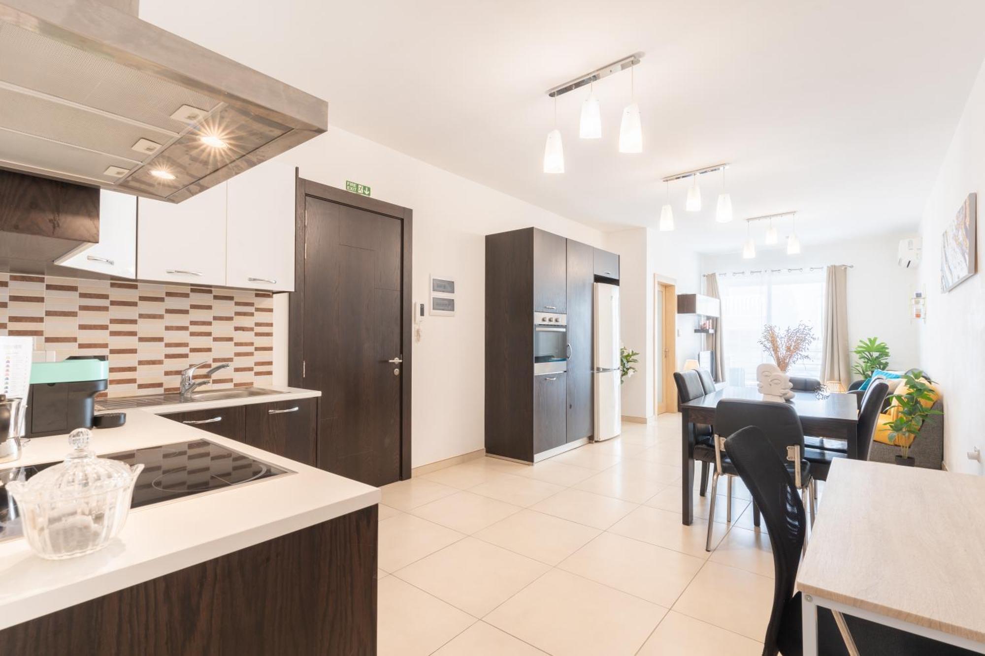 2 Bedroom In Central St Julians Prime Location In Paceville Apt 3 By Vaganza San Giuliano Esterno foto