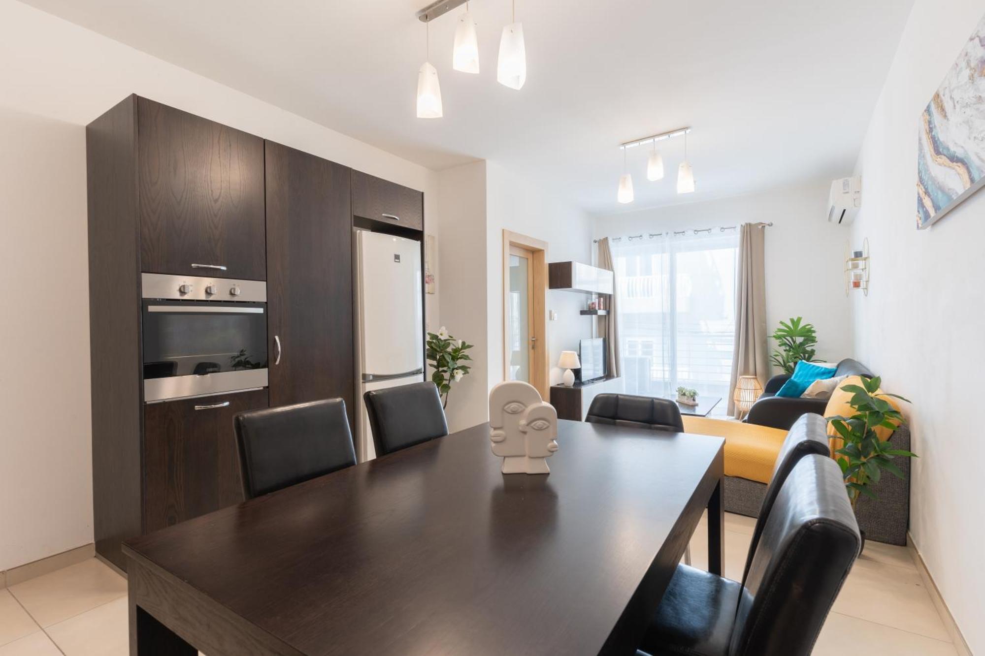 2 Bedroom In Central St Julians Prime Location In Paceville Apt 3 By Vaganza San Giuliano Esterno foto