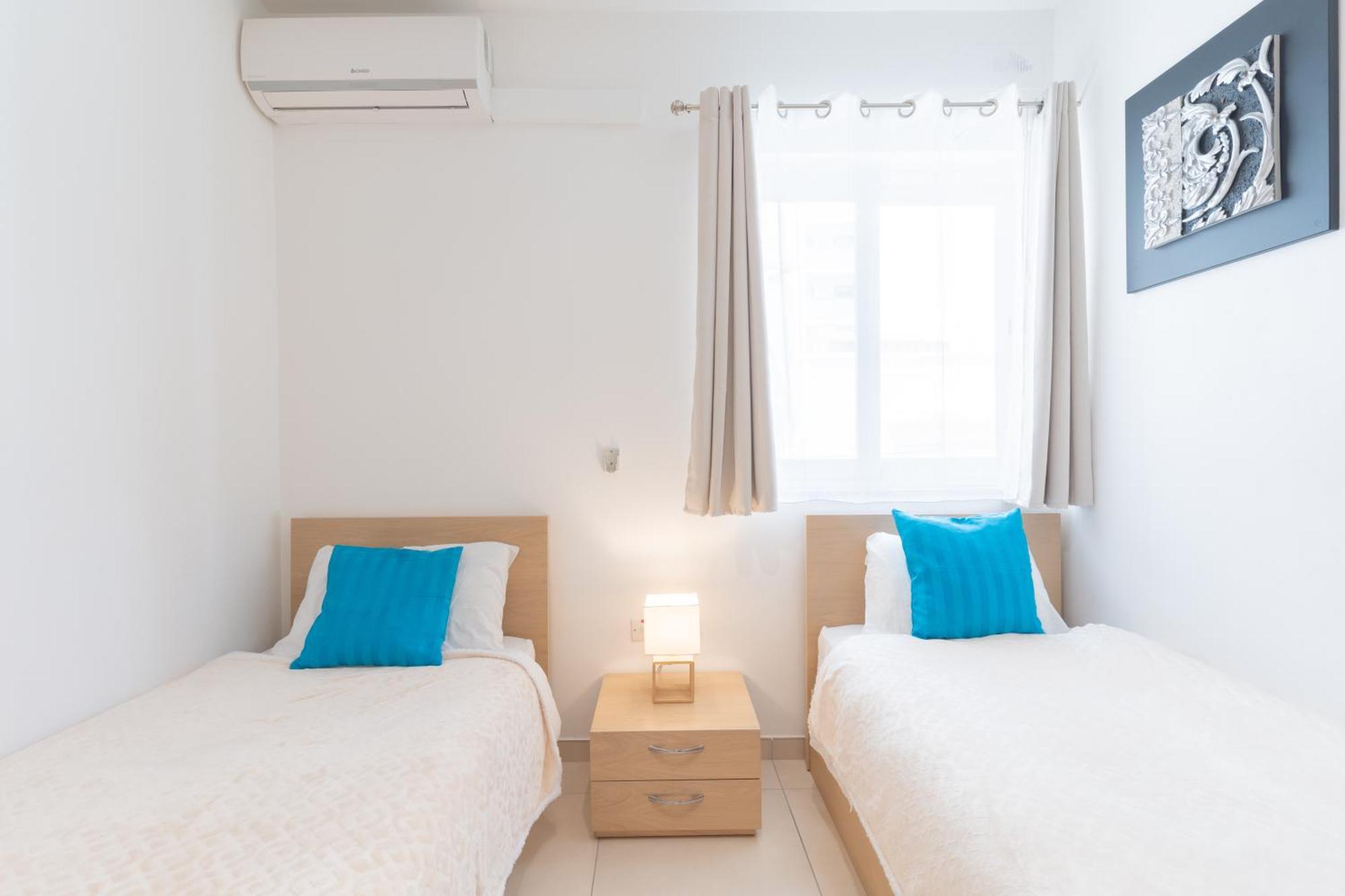2 Bedroom In Central St Julians Prime Location In Paceville Apt 3 By Vaganza San Giuliano Esterno foto