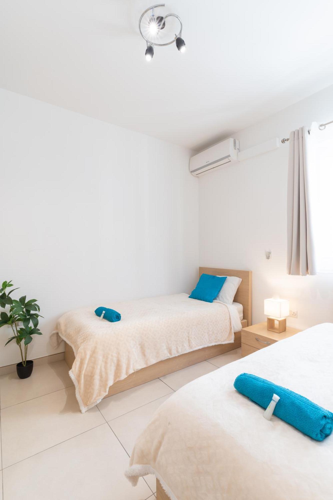 2 Bedroom In Central St Julians Prime Location In Paceville Apt 3 By Vaganza San Giuliano Esterno foto