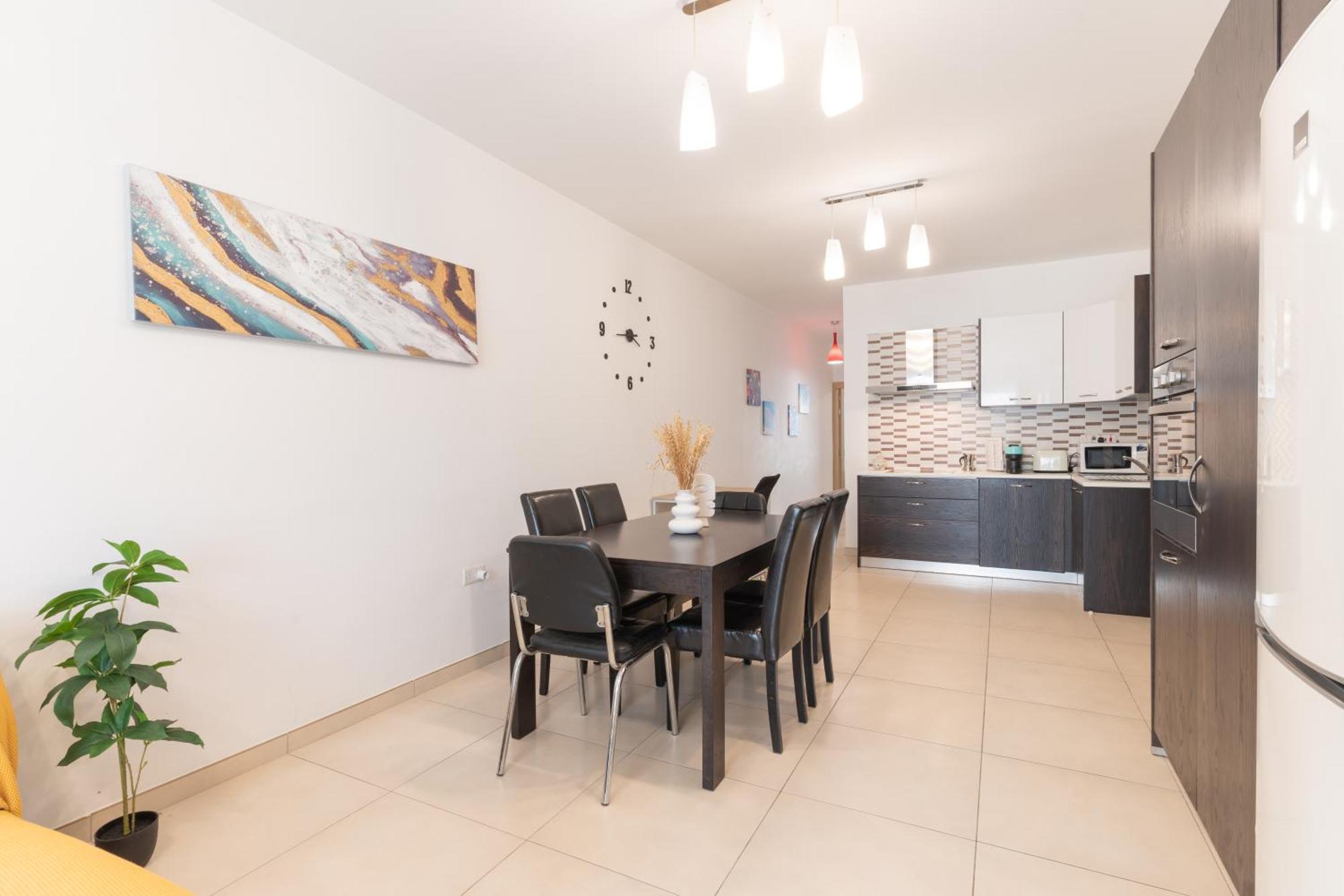 2 Bedroom In Central St Julians Prime Location In Paceville Apt 3 By Vaganza San Giuliano Esterno foto