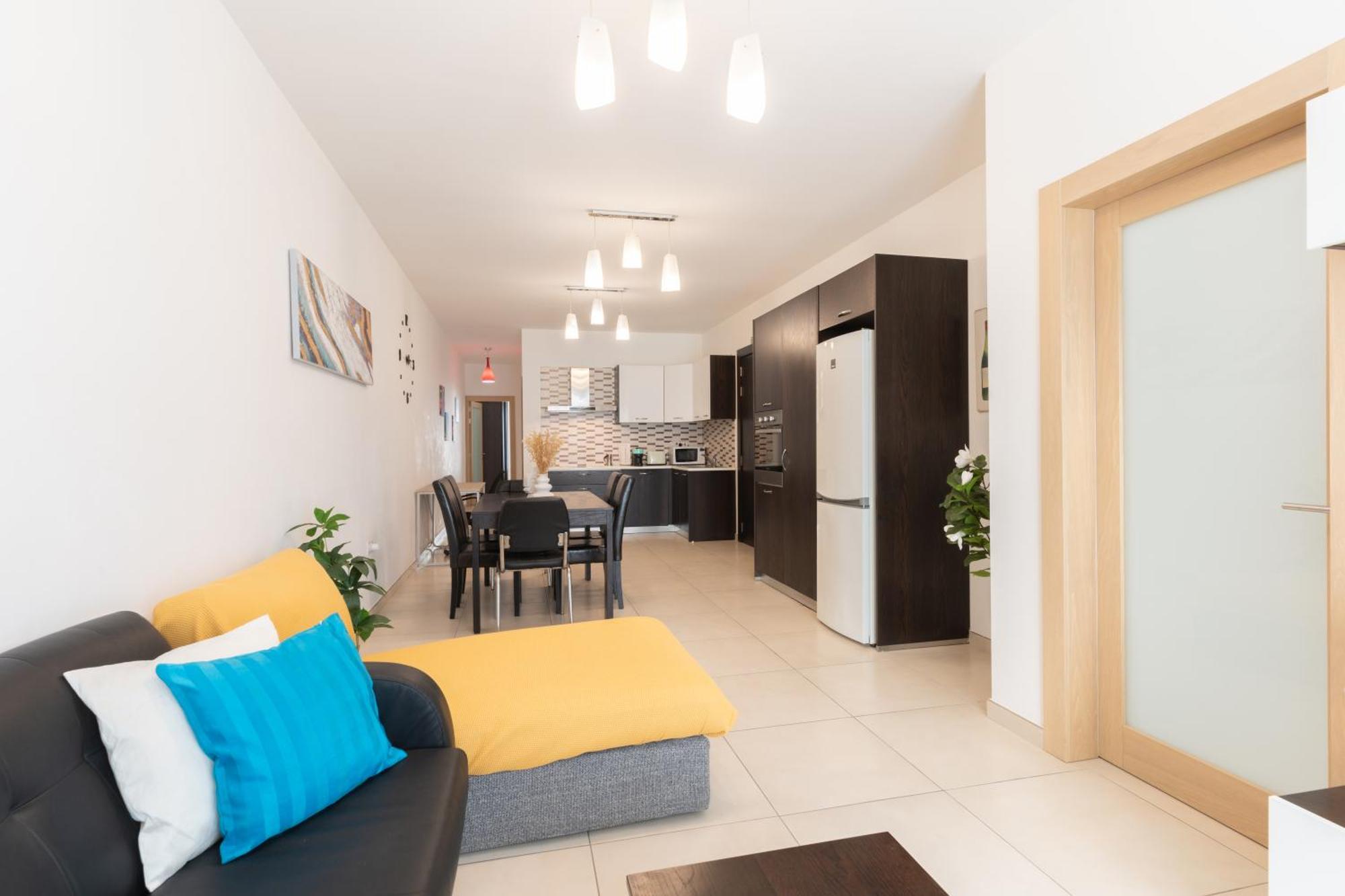 2 Bedroom In Central St Julians Prime Location In Paceville Apt 3 By Vaganza San Giuliano Esterno foto