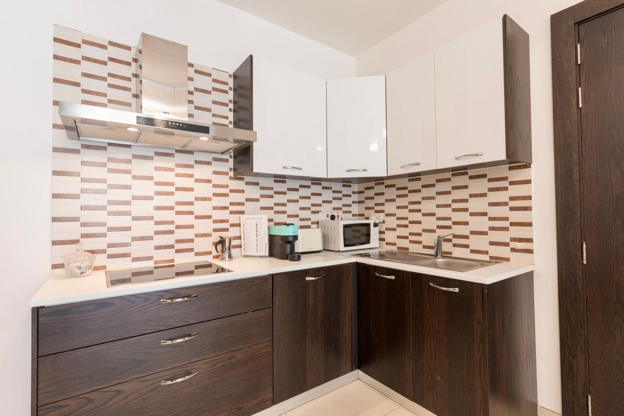 2 Bedroom In Central St Julians Prime Location In Paceville Apt 3 By Vaganza San Giuliano Esterno foto