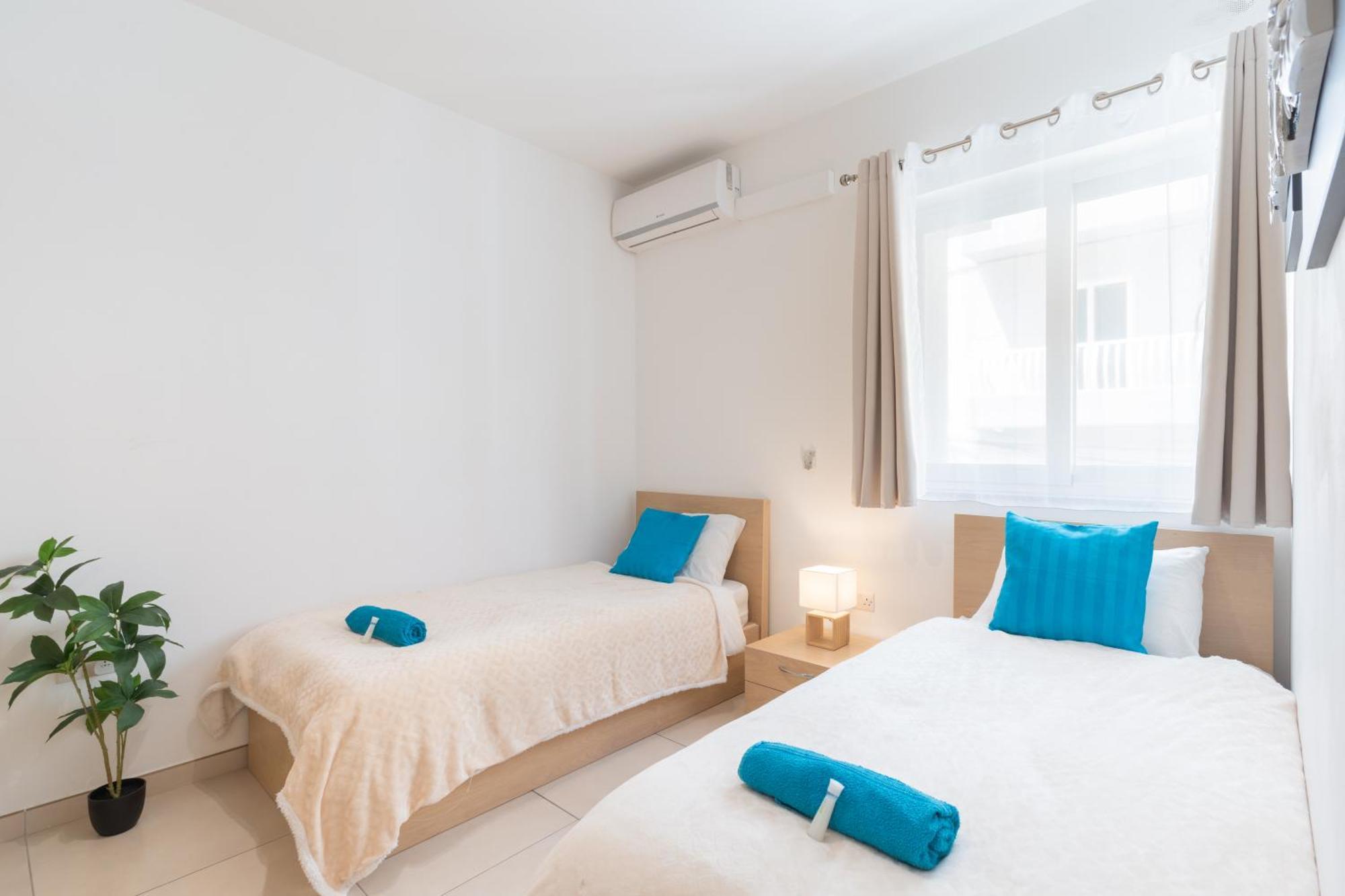 2 Bedroom In Central St Julians Prime Location In Paceville Apt 3 By Vaganza San Giuliano Esterno foto