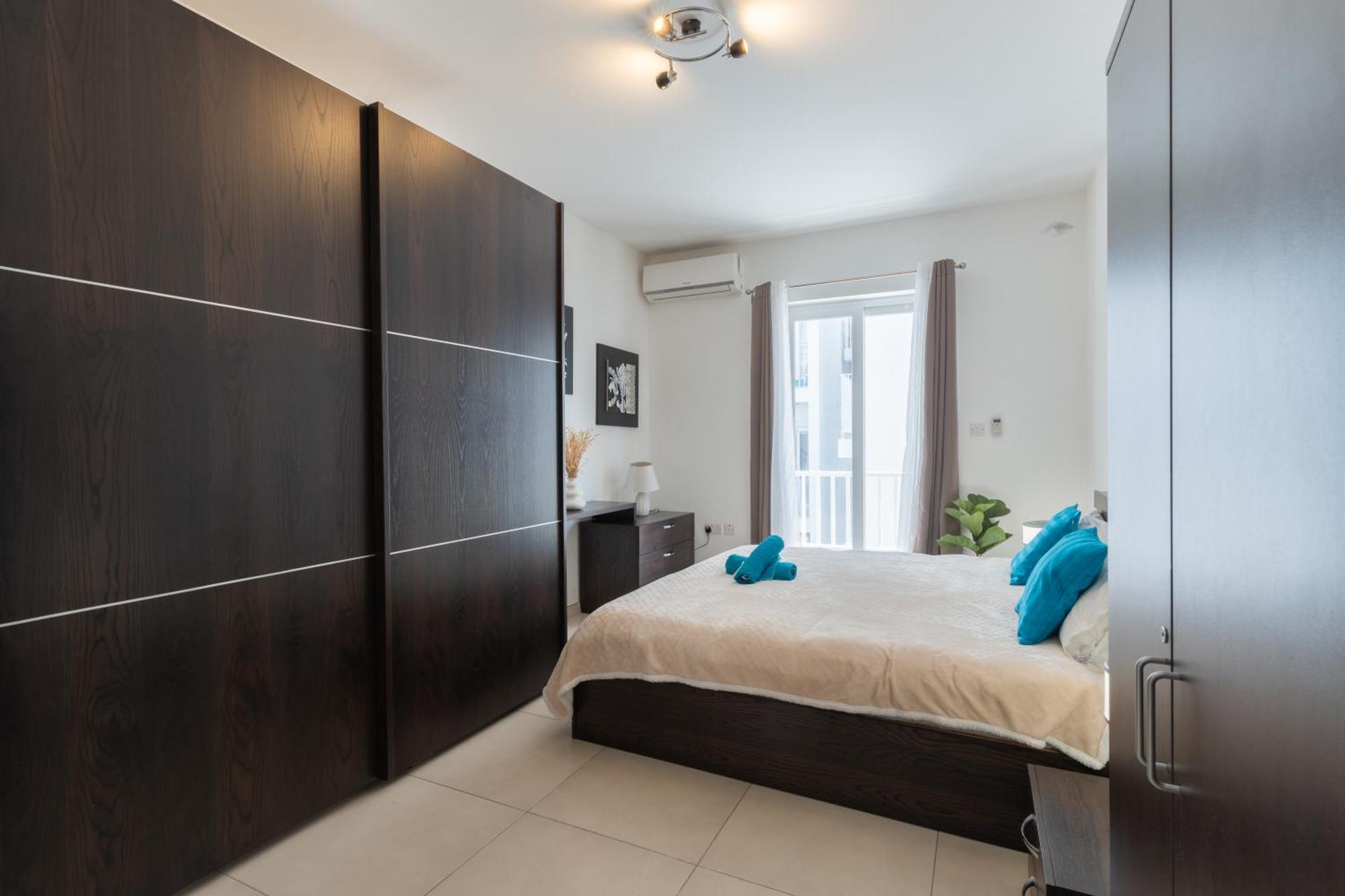 2 Bedroom In Central St Julians Prime Location In Paceville Apt 3 By Vaganza San Giuliano Esterno foto